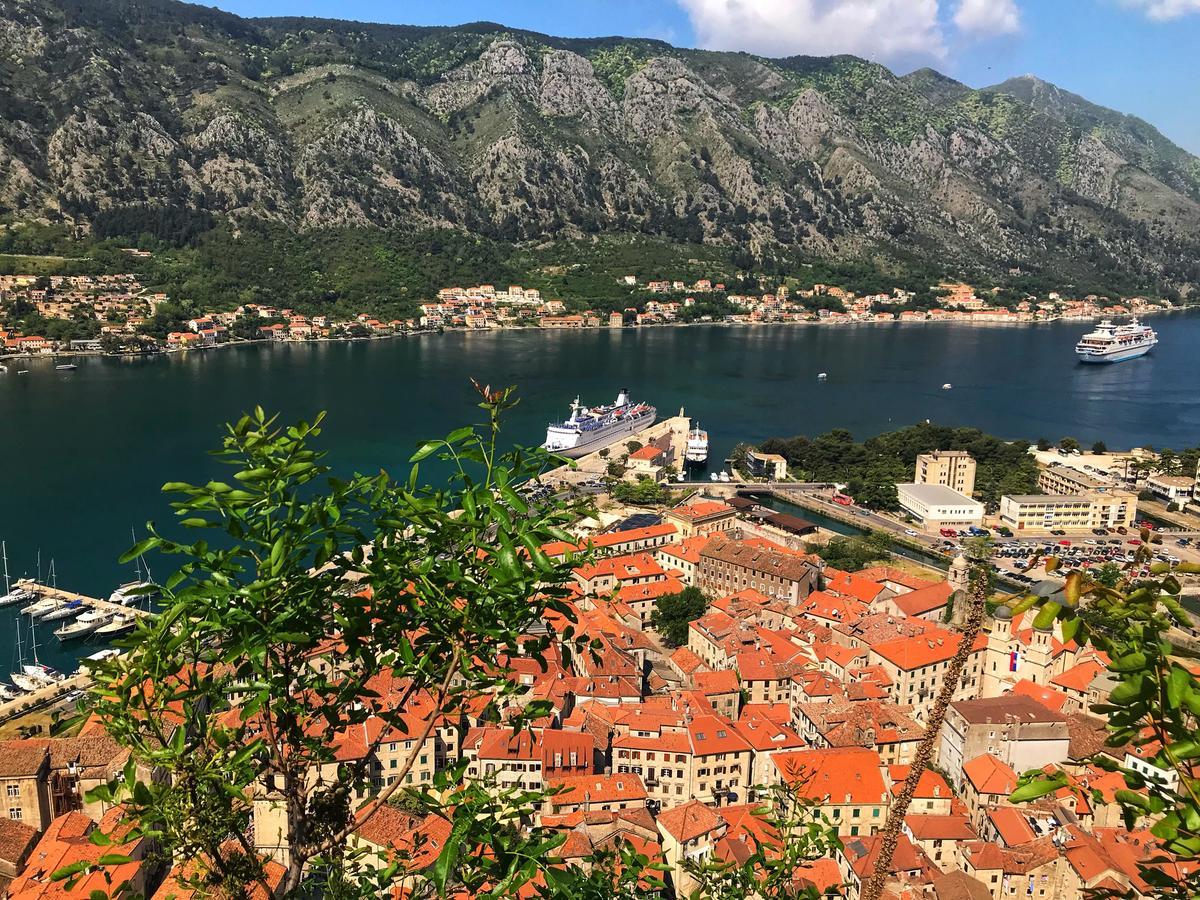 Apartment Maritimo Kotor Exterior photo