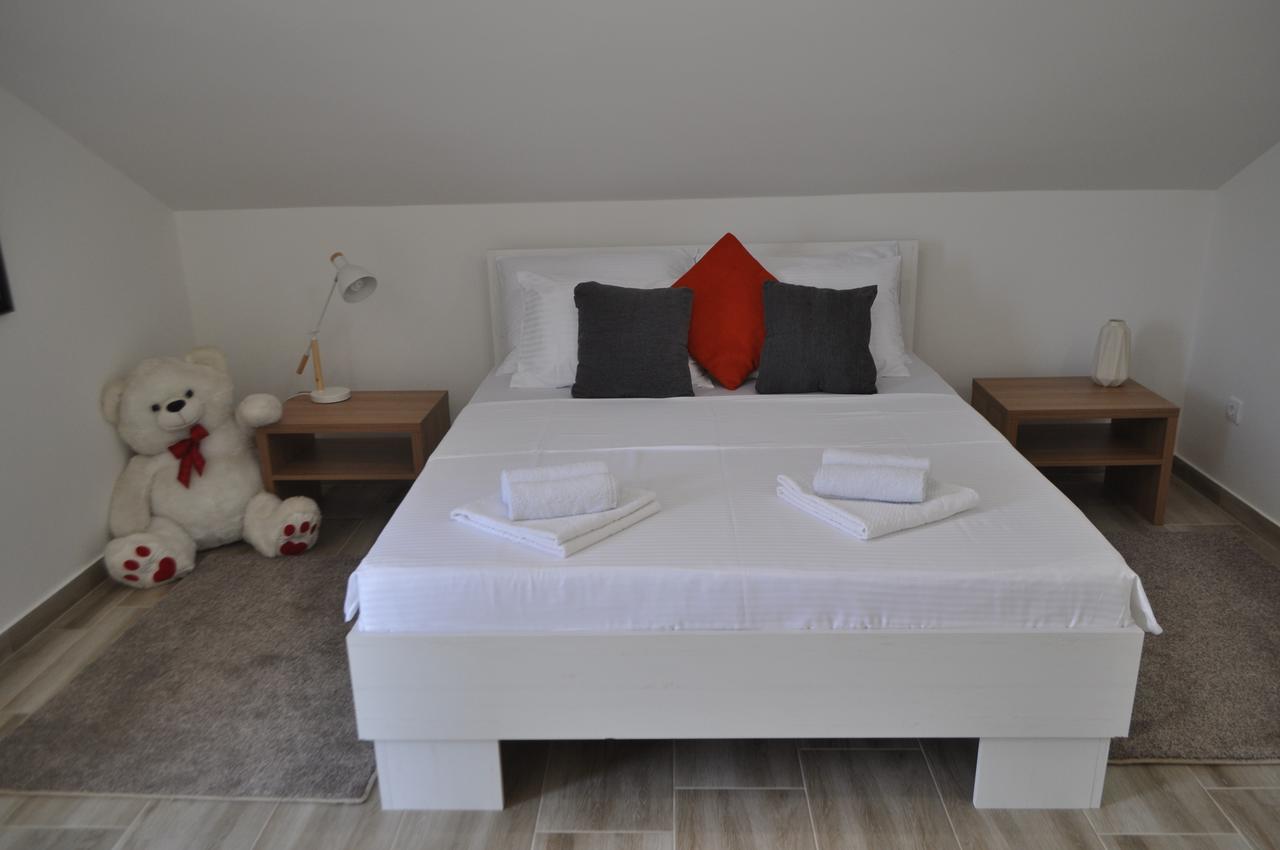 Apartment Maritimo Kotor Exterior photo