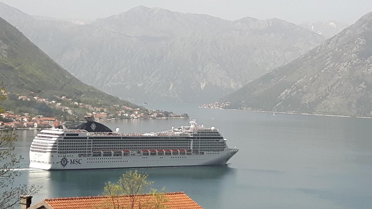 Apartment Maritimo Kotor Exterior photo