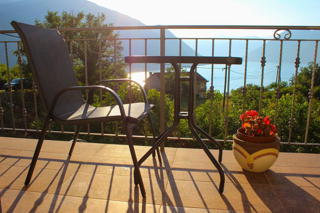 Apartment Maritimo Kotor Exterior photo