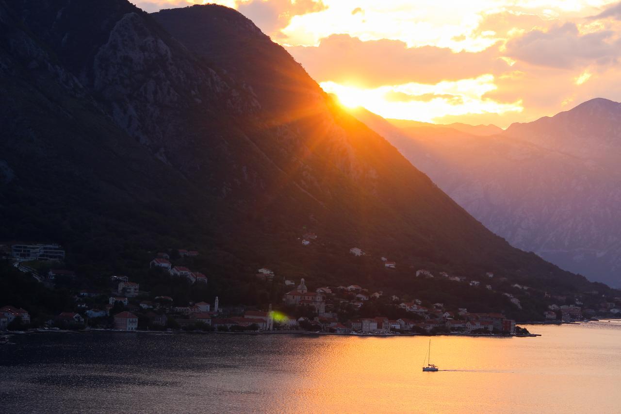 Apartment Maritimo Kotor Exterior photo